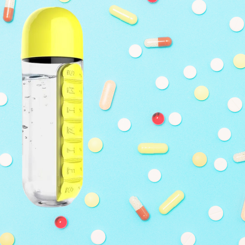 Vinallo 2-in-1-Pillendose mit Wasserflasche, 600 ml, mit integrierter  Pillenbox für die tägliche Einnahme, ideal auf Reisen / Camping / Wandern  rot : : Drogerie & Körperpflege